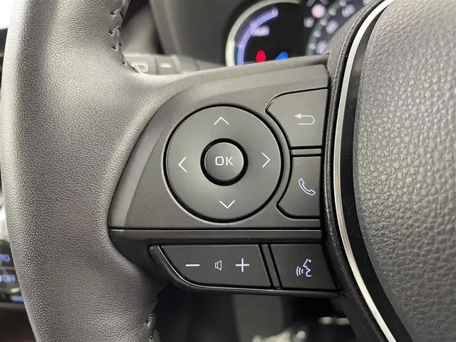 トヨタ ＲＡＶ４ ハイブリッドG 大阪府 2022(令4)年 4万km ホワイトパールクリスタルシャイン トヨタセーフティーセンス/　・プリクラッシュセーフティ/　・レーントレーシングアシスト/　・レーンディパーチャーアラート/　・レーダークルーズコントロール/　・ロードサインアシスト/　・発進遅れ告知機能/純正ディスプレイオーディオ/　（Bluetooth/AM/FM）/アラウンドビューモニター/LEDヘッドライト/フォグランプ/レザーシート/シートヒーター/シートベンチレーション/純正18インチアルミホイール/ブラインドスポットモニター/コーナーセンサー/スマートキー/ETC