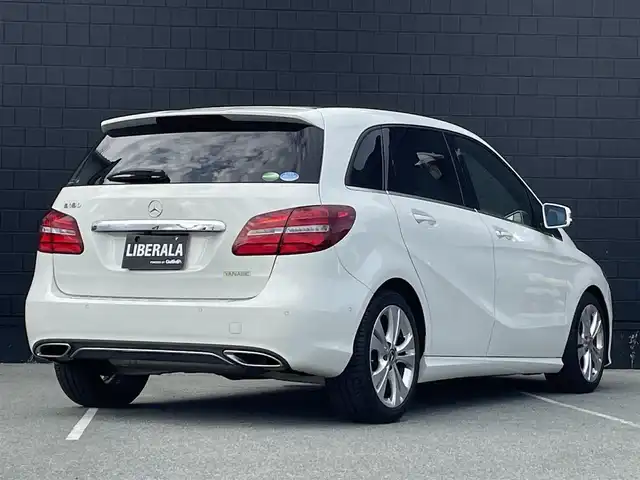 メルセデス・ベンツ Ｂ１８０ 三重県 2018(平30)年 2.5万km カルサイトホワイト レーダーセーフティーＰＫＧ/ＡＣＣ/ブラインドスポット/純正ナビ/ＴＶ/Ｂカメラ/ハーフレザー/シートヒーター/ＥＴＣ/プッシュスタート/ＬＥＤヘッドライト/純正１７インチＡＷ