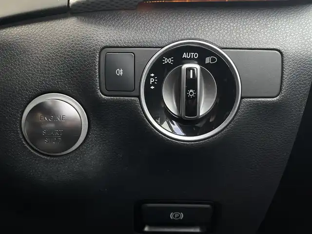 メルセデス・ベンツ Ｂ１８０ 三重県 2018(平30)年 2.5万km カルサイトホワイト レーダーセーフティーＰＫＧ/ＡＣＣ/ブラインドスポット/純正ナビ/ＴＶ/Ｂカメラ/ハーフレザー/シートヒーター/ＥＴＣ/プッシュスタート/ＬＥＤヘッドライト/純正１７インチＡＷ