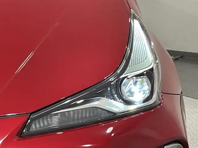 トヨタ プリウス A ツーリングセレクション 愛知県 2019(令1)年 4.6万km エモーショナルレッドⅡ アドバンスパーク　/純正９インチTコネクトナビ　/(FM/AM/CD・DVD再生/フルセグTV/SD/Bluetooth)/トヨタセーフティセンス　/　　-プリクラッシュセーフティ/　　-レーンディパーチャーアラート（LDA)/　　-オートマチックハイビーム/　　-レーダークルーズコントロール　/純正フロントエアロ　/黒レザーシート　/ビルトインＥＴＣ　/シートヒーター/LEDヘッドライト/LEDフォグランプ/ヘッドアップディスプレイ/ブライドスポットモニター（BSM)/バックカメラ　/ドライブレコーダー　/クリアランスソナー