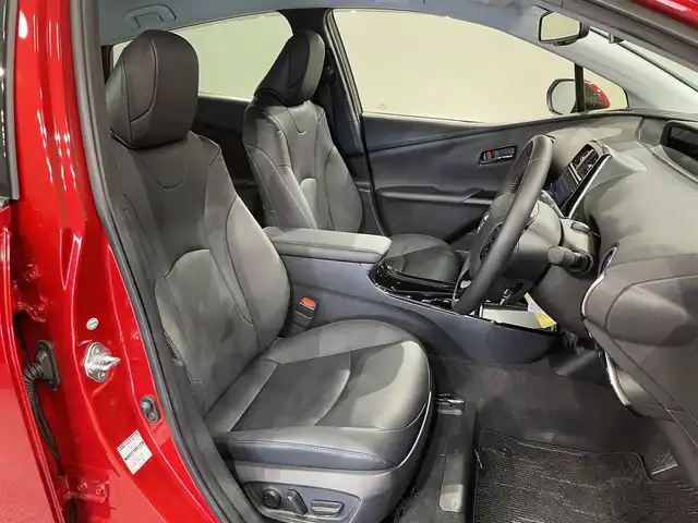 トヨタ プリウス A ツーリングセレクション 愛知県 2019(令1)年 4.6万km エモーショナルレッドⅡ アドバンスパーク　/純正９インチTコネクトナビ　/(FM/AM/CD・DVD再生/フルセグTV/SD/Bluetooth)/トヨタセーフティセンス　/　　-プリクラッシュセーフティ/　　-レーンディパーチャーアラート（LDA)/　　-オートマチックハイビーム/　　-レーダークルーズコントロール　/純正フロントエアロ　/黒レザーシート　/ビルトインＥＴＣ　/シートヒーター/LEDヘッドライト/LEDフォグランプ/ヘッドアップディスプレイ/ブライドスポットモニター（BSM)/バックカメラ　/ドライブレコーダー　/クリアランスソナー