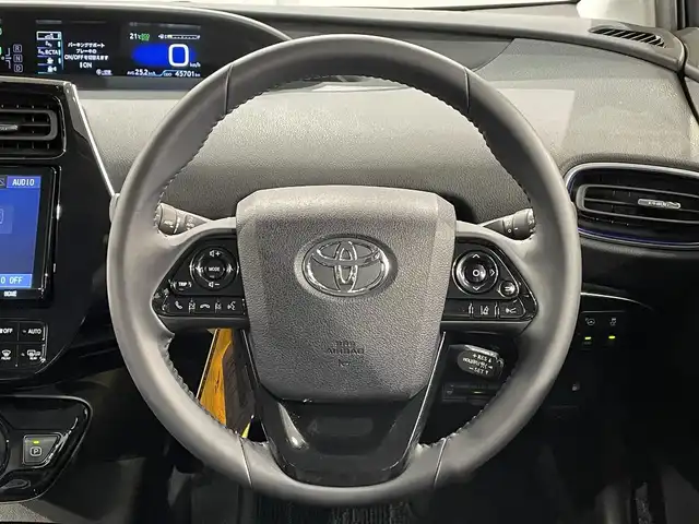 トヨタ プリウス A ツーリングセレクション 愛知県 2019(令1)年 4.6万km エモーショナルレッドⅡ アドバンスパーク　/純正９インチTコネクトナビ　/(FM/AM/CD・DVD再生/フルセグTV/SD/Bluetooth)/トヨタセーフティセンス　/　　-プリクラッシュセーフティ/　　-レーンディパーチャーアラート（LDA)/　　-オートマチックハイビーム/　　-レーダークルーズコントロール　/純正フロントエアロ　/黒レザーシート　/ビルトインＥＴＣ　/シートヒーター/LEDヘッドライト/LEDフォグランプ/ヘッドアップディスプレイ/ブライドスポットモニター（BSM)/バックカメラ　/ドライブレコーダー　/クリアランスソナー