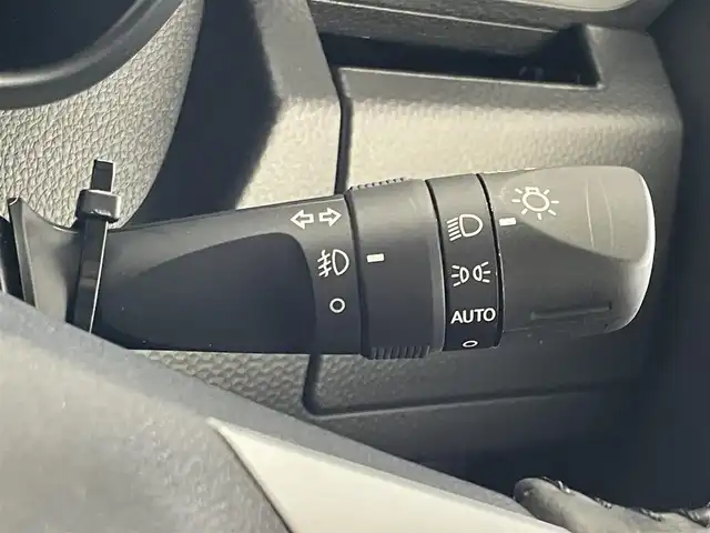 トヨタ ルーミー G 埼玉県 2023(令5)年 2.5万km ブラックマイカメタリック スマートアシスト　純正９インチディスプレイオーディオ　パノラミックビューモニター　ビルトインＥＴＣ　シートヒーター　両側パワースライドドア　オートライト　スマートキー　ＬＥＤヘッドライト　地デジＴＶ