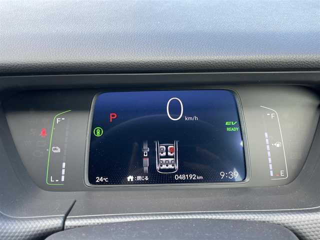 ホンダ フィット e:HEVベーシック 道央・札幌 2023(令5)年 4.9万km ルナシルバーM ４WD/寒冷地仕様/社外SDナビ/AM/FM/BT/ホンダセンシング/衝突被害軽減ブレーキ/横滑り防止装置/レーダークルーズコントロール/レーンキープアシスト/クリアランスソナー/バックカメラ/ETC/ドライブレコーダー/アイドリングストップ/ワイパーデアイサー/ECOMODE/ステアリングリモコン/電動パーキング/ブレーキホールド/プッシュスタート/スマートキー/LEDヘッドライト/オートライト/電動格納ミラー/ヒーテッドドアミラー/ウィンカーミラー/社外フロアマット/スペアキー