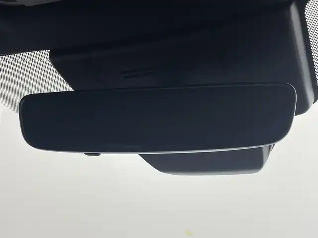 トヨタ カローラ クロス ハイブリッド Z 茨城県 2025(令7)年 0.1千km プラチナホワイトパールマイカ 10.5インチ純正ディスプレイオーディオ　ナビ＋TVキッド/Apple CarPlay/Android Auto/Miracast//Bluetooth/フルセグ/radio/Toyota Safety Sense/・プリクラッシュセーフティ/・レーントレーシングアシスト/・レーンディパーチャーアラート/・レーダークルーズコントロール（全車速追従機能付）/・オートマチックハイビーム/・ロードサインアシスト/・ドライバー異常時対応システム/・プロアクティブドライビングアシスト/・発進遅れ告知機能/バックモニター/パノラマルーフ(OP)/前方ドラレコ＋バックガイドモニター（簡易録画機能付）　/BSM(OP)/運転席パワーシート/前席シートヒーター/ベンチレーション/パワーバックドア/ETC2.0/LEDヘッドライト