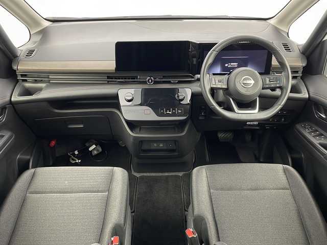 日産 セレナ ハイウェイスター V 新潟県 2023(令5)年 4.5万km プリズムホワイト 純正メーカーOPナビ/フルセグTV/アラウンドビューモニター/プロパイロット/レーダークルーズコントロール/ブラインドスポットモニター/ビルトインETC/両側パワースライドドア/ハンズフリースライドドア/オートライト/LEDヘッドライト/コーナーセンサー/アイドリングストップ/ステアリングスイッチ/プッシュスタート/フロアマット