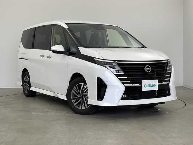 日産 セレナ ハイウェイスター V 新潟県 2023(令5)年 4.5万km プリズムホワイト 純正メーカーOPナビ/フルセグTV/アラウンドビューモニター/プロパイロット/レーダークルーズコントロール/ブラインドスポットモニター/ビルトインETC/両側パワースライドドア/ハンズフリースライドドア/オートライト/LEDヘッドライト/コーナーセンサー/アイドリングストップ/ステアリングスイッチ/プッシュスタート/フロアマット
