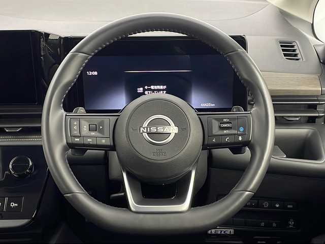日産 セレナ ハイウェイスター V 新潟県 2023(令5)年 4.5万km プリズムホワイト 純正メーカーOPナビ/フルセグTV/アラウンドビューモニター/プロパイロット/レーダークルーズコントロール/ブラインドスポットモニター/ビルトインETC/両側パワースライドドア/ハンズフリースライドドア/オートライト/LEDヘッドライト/コーナーセンサー/アイドリングストップ/ステアリングスイッチ/プッシュスタート/フロアマット