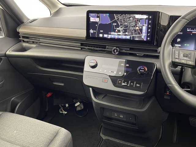 日産 セレナ ハイウェイスター V 新潟県 2023(令5)年 4.5万km プリズムホワイト 純正メーカーOPナビ/フルセグTV/アラウンドビューモニター/プロパイロット/レーダークルーズコントロール/ブラインドスポットモニター/ビルトインETC/両側パワースライドドア/ハンズフリースライドドア/オートライト/LEDヘッドライト/コーナーセンサー/アイドリングストップ/ステアリングスイッチ/プッシュスタート/フロアマット