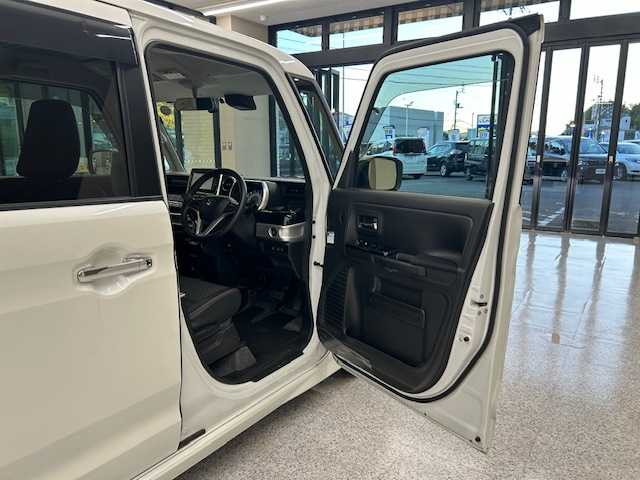 スズキ スペーシア カスタム HYBRID XS ターボ 高知県 2018(平30)年 11.4万km ピュアホワイトP (株)IDOMが運営する【じしゃロン高知店】の自社ローン専用車両になります。こちらは現金またはオートローンご利用時の価格です。自社ローンご希望の方は別途その旨お申付け下さい