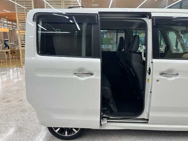 スズキ スペーシア カスタム HYBRID XS ターボ 高知県 2018(平30)年 11.4万km ピュアホワイトP (株)IDOMが運営する【じしゃロン高知店】の自社ローン専用車両になります。こちらは現金またはオートローンご利用時の価格です。自社ローンご希望の方は別途その旨お申付け下さい