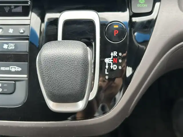 ホンダ フリード ハイブリット G ホンダセンシング 岡山県 2020(令2)年 4万km プラチナホワイトパール 登録時走行距離39814km/KENWOOD8インチナビ/（AM.FM.BT.TV.CD.DVD）/ALPINEフリップダウンモニター/バックカメラ/両側パワースライドドア/ホンダセンシング/・オートマチックハイビーム/・レーンディパーチャアラート/・レーダークルーズコントロール/・衝突軽減ブレーキ/ビルトインETC/シートヒーター