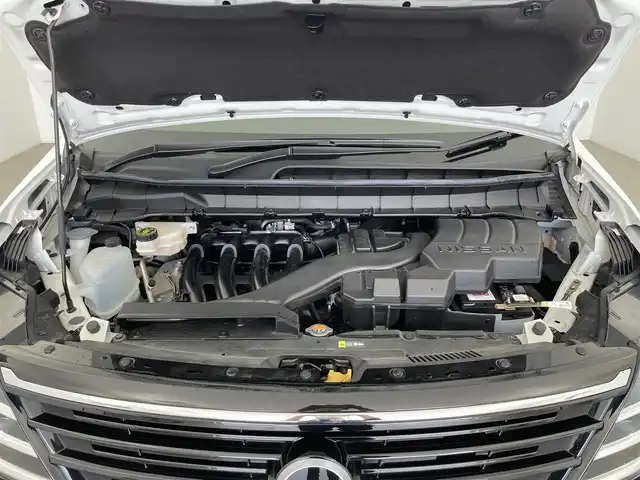 日産 セレナ ハイウェイスター V 大分県 2023(令5)年 4.4万km プリズムホワイト レンタアップ/インテリジェント エマージェンシーブレーキ /インテリジェント FCW（前方衝突予測警報）/衝突回避ステアリングアシスト/インテリジェント LI（車線逸脱防止支援システム）/＋LDW（車線逸脱警報）/インテリジェント BSI（後側方衝突防止支援システム）/＋BSW（後側方車両検知警報）/RCTA（後退時車両検知警報）/インテリジェント DA（ふらつき警報）/踏み間違い衝突防止アシスト/標識検知機能/プロパイロット/インテリジェント アラウンドビューモニター/（移動物 検知機能付）/インテリジェント ルームミラー /Nissan12.3型Connectナビゲーションシステム/・フルセグTV、BT対応、USB、HDMI/・Apple CarPlay・Android Auto/・AM/FMラジオ、NissanConnect サービス対応/ステアリングスイッチ/パドルシフト/両側パワースライドドア/ETC/置くだけ充電/社外フロアマット/オートライト/LEDヘッドライト/LEDフォグ/純正16インチアルミホイール