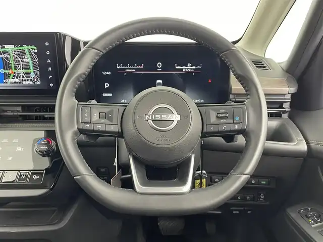 日産 セレナ ハイウェイスター V 大分県 2023(令5)年 4.4万km プリズムホワイト レンタアップ/インテリジェント エマージェンシーブレーキ /インテリジェント FCW（前方衝突予測警報）/衝突回避ステアリングアシスト/インテリジェント LI（車線逸脱防止支援システム）/＋LDW（車線逸脱警報）/インテリジェント BSI（後側方衝突防止支援システム）/＋BSW（後側方車両検知警報）/RCTA（後退時車両検知警報）/インテリジェント DA（ふらつき警報）/踏み間違い衝突防止アシスト/標識検知機能/プロパイロット/インテリジェント アラウンドビューモニター/（移動物 検知機能付）/インテリジェント ルームミラー /Nissan12.3型Connectナビゲーションシステム/・フルセグTV、BT対応、USB、HDMI/・Apple CarPlay・Android Auto/・AM/FMラジオ、NissanConnect サービス対応/ステアリングスイッチ/パドルシフト/両側パワースライドドア/ETC/置くだけ充電/社外フロアマット/オートライト/LEDヘッドライト/LEDフォグ/純正16インチアルミホイール