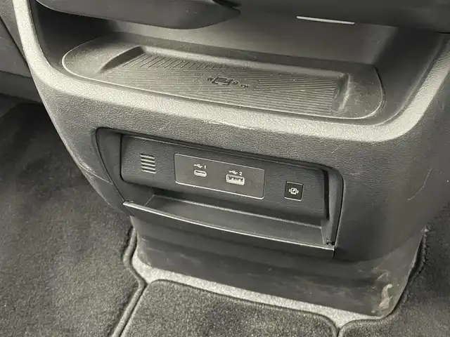 日産 セレナ ハイウェイスター V 大分県 2023(令5)年 4.4万km プリズムホワイト レンタアップ/インテリジェント エマージェンシーブレーキ /インテリジェント FCW（前方衝突予測警報）/衝突回避ステアリングアシスト/インテリジェント LI（車線逸脱防止支援システム）/＋LDW（車線逸脱警報）/インテリジェント BSI（後側方衝突防止支援システム）/＋BSW（後側方車両検知警報）/RCTA（後退時車両検知警報）/インテリジェント DA（ふらつき警報）/踏み間違い衝突防止アシスト/標識検知機能/プロパイロット/インテリジェント アラウンドビューモニター/（移動物 検知機能付）/インテリジェント ルームミラー /Nissan12.3型Connectナビゲーションシステム/・フルセグTV、BT対応、USB、HDMI/・Apple CarPlay・Android Auto/・AM/FMラジオ、NissanConnect サービス対応/ステアリングスイッチ/パドルシフト/両側パワースライドドア/ETC/置くだけ充電/社外フロアマット/オートライト/LEDヘッドライト/LEDフォグ/純正16インチアルミホイール