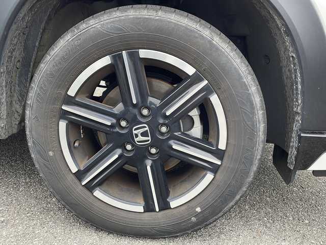 ホンダ ヴェゼル G 兵庫県 2023(令5)年 4.1万km プラチナホワイトパール 純正９インチナビ/・BT/・CD/DVD/・フルセグ/衝突軽減/バックカメラ/前後コーナーセンサー/クリアランスソナー/クルーズコントロール/路外逸脱抑制/踏み間違い衝突防止/ダウンヒルアシスト/電動パーキングブレーキ/オートホールド/電格ミラー/前後ドラレコ/純正フロアマット
