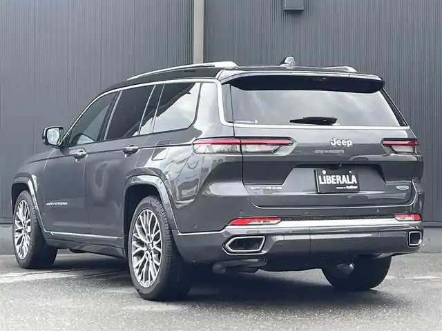 クライスラー・ジープ ジープ グランドチェロキーＬ サミット リザーブ 香川県 2023(令5)年 1.5万km ガンＭ 純正ナビ/360度モニター/前後コーナーセンサー/茶革シートヒーター/前席、2列目シートヒーター、エアシート/前席パワーシート/ダイナミックサンルーフ//前後純正ドライブレコーダー/電動サードシート/21インチAW