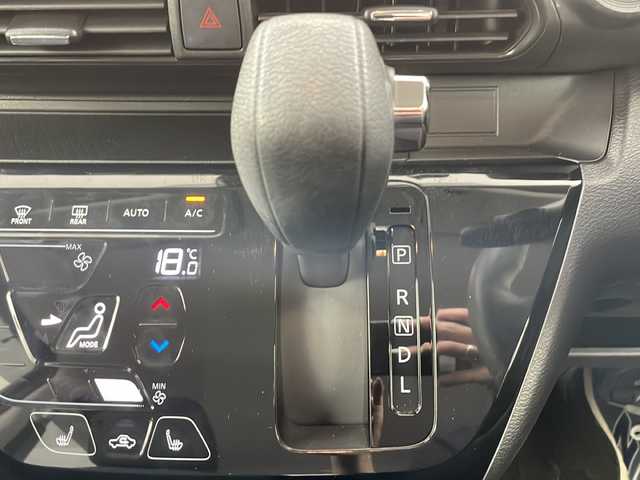 三菱 ｅＫクロス G 道央・札幌 2020(令2)年 6.2万km アメジストブラック ・4WD   /  e-Assist/・衝突被害軽減ブレーキシステム/・踏み間違い衝突防止アシスト/・車線逸脱警報システム/・オートマチックハイビーム/・社外ナビゲーション/・CD/DVD/SD/フルセグ/・運転席助手席シートヒーター/・アイドリングストップ/・LEDヘッドライト/・ステアリングスイッチ/・オートライト/・プッシュスタート/・スマートキースペアキー/・純正アルミホイール/・ABS/・横滑り防止装置/・クリアランスソナー/・フォグランプ