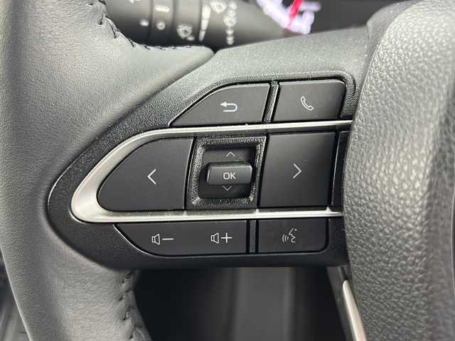 トヨタ ノア S－Z 三重県 2024(令6)年 1.7万km ホワイトパールクリスタルシャイン 純正8インチディスプレイオーディオ/バックカメラ/フルセグ/純正13.2インチフリップダウンモニター/CD/DVDデッキ/トヨタセーフティーセンス/レーダークルーズコントロール/プリクラッシュセーフティ/レーンキープアシスト/オートハイビーム/コーナーセンサー/純正17インチAW/ETC2.0 /スマートキー×２