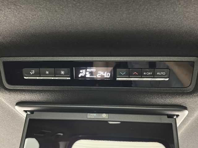 トヨタ ノア S－Z 三重県 2024(令6)年 1.7万km ホワイトパールクリスタルシャイン 純正8インチディスプレイオーディオ/バックカメラ/フルセグ/純正13.2インチフリップダウンモニター/CD/DVDデッキ/トヨタセーフティーセンス/レーダークルーズコントロール/プリクラッシュセーフティ/レーンキープアシスト/オートハイビーム/コーナーセンサー/純正17インチAW/ETC2.0 /スマートキー×２