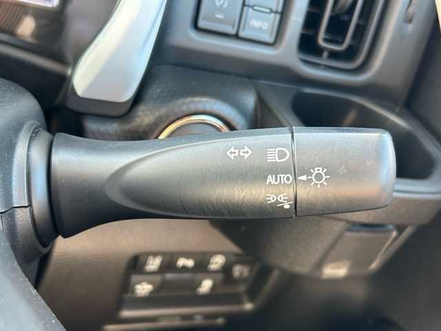 スズキ ハスラー HYBRID G 千葉県 2020(令2)年 1.9万km クールカーキPM 純正8インチナビ/フルセグテレビ/Bluetooth/CD/DVD/ETC/横滑り防止装置/衝突被害軽減システム/車線逸脱警報/コーナーセンサー/前席シートヒーター/フルフラットシート/オートライト/ヘッドライトレベライザー/オートエアコン/プッシュスタート/スペアキー×１/保証書・取扱説明書