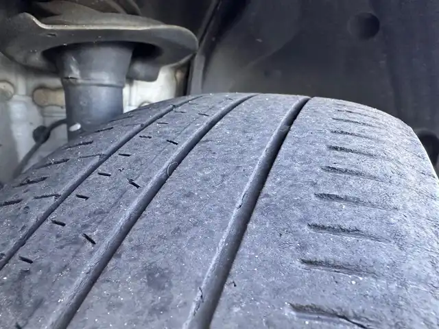 日産 セレナ ハイウェイスター V 宮城県 2023(令5)年 4.3万km プリズムホワイト コネクトナビゲーションシステム/・12.3インチディスプレイ/・メモリーナビ/・フルセグTV/・Bluetooth/・AppleCarPlay/AndroidAuto/・USB/HDMI/・ETC2.0/・ワイヤレス充電器/・ナビリング機能付プロパイロット/・プロパイロット緊急停止支援システム/・SOSコール/・ドライブレコーダー（前後）/・アダプティブLEDヘッドランプ/・インテリジェントアラウンドビューモニター/・インテリジェントルームミラー/＝＝＝/プロパイロット/インテリジェントエマージェンシーブレーキ/前方衝突予測警報/衝突回避支援ステアリングアシスト/車線逸脱防止支援システム/車線逸脱警報/後側方衝突防止支援システム/後側方車両検知警報/後退時車両検知警報/ふらつき警報/踏み間違い衝突防止アシスト/標識検知警報/ハンズフリーパワースライドドア（両側）/電動パーキングブレーキ/ブレーキホールド/電動格納ミラー/純正16インチAW/純正フロアマット/純正ドアバイザー/W/サイド/カーテンエアバッグ