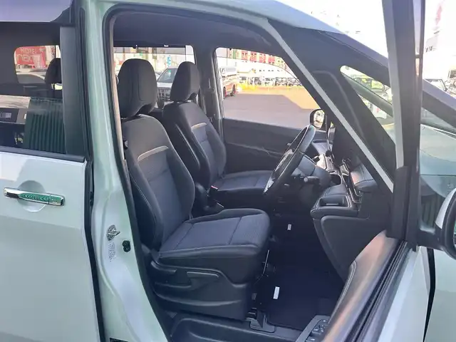 日産 セレナ ハイウェイスター V 宮城県 2023(令5)年 4.3万km プリズムホワイト コネクトナビゲーションシステム/・12.3インチディスプレイ/・メモリーナビ/・フルセグTV/・Bluetooth/・AppleCarPlay/AndroidAuto/・USB/HDMI/・ETC2.0/・ワイヤレス充電器/・ナビリング機能付プロパイロット/・プロパイロット緊急停止支援システム/・SOSコール/・ドライブレコーダー（前後）/・アダプティブLEDヘッドランプ/・インテリジェントアラウンドビューモニター/・インテリジェントルームミラー/＝＝＝/プロパイロット/インテリジェントエマージェンシーブレーキ/前方衝突予測警報/衝突回避支援ステアリングアシスト/車線逸脱防止支援システム/車線逸脱警報/後側方衝突防止支援システム/後側方車両検知警報/後退時車両検知警報/ふらつき警報/踏み間違い衝突防止アシスト/標識検知警報/ハンズフリーパワースライドドア（両側）/電動パーキングブレーキ/ブレーキホールド/電動格納ミラー/純正16インチAW/純正フロアマット/純正ドアバイザー/W/サイド/カーテンエアバッグ