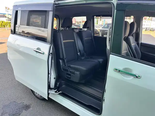 日産 セレナ ハイウェイスター V 宮城県 2023(令5)年 4.3万km プリズムホワイト コネクトナビゲーションシステム/・12.3インチディスプレイ/・メモリーナビ/・フルセグTV/・Bluetooth/・AppleCarPlay/AndroidAuto/・USB/HDMI/・ETC2.0/・ワイヤレス充電器/・ナビリング機能付プロパイロット/・プロパイロット緊急停止支援システム/・SOSコール/・ドライブレコーダー（前後）/・アダプティブLEDヘッドランプ/・インテリジェントアラウンドビューモニター/・インテリジェントルームミラー/＝＝＝/プロパイロット/インテリジェントエマージェンシーブレーキ/前方衝突予測警報/衝突回避支援ステアリングアシスト/車線逸脱防止支援システム/車線逸脱警報/後側方衝突防止支援システム/後側方車両検知警報/後退時車両検知警報/ふらつき警報/踏み間違い衝突防止アシスト/標識検知警報/ハンズフリーパワースライドドア（両側）/電動パーキングブレーキ/ブレーキホールド/電動格納ミラー/純正16インチAW/純正フロアマット/純正ドアバイザー/W/サイド/カーテンエアバッグ