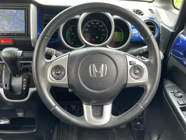 ホンダ Ｎ ＢＯＸ 2トーン G ターボ Lパッケージ 兵庫県 2015(平27)年 9.3万km ブリリアントスポーティブルーメタリック2トーン (株)IDOMが運営する【じしゃロン神戸名谷店】の自社ローン専用車両になりますこちらは現金またはオートローンご利用時の価格です。自社ローンご希望の方は別途その旨お申付け下さい/ストラーダナビ/社外フルセグナビ/片側パワースライドドア/HIDヘッドランプ/バックモニター/ETC車載器搭載/純正14インチアルミホイール/ターボ/アイドリングストップ/クルーズコントロール/オートエアコン/プラズマクラスター/シートリフター/プッシュエンジンスタート/スマートキーシステム/SRSエアバック(運転席・助手席)