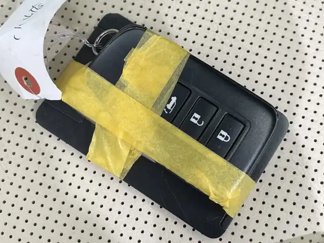 レクサス ＮＸ 300h バージョンL 栃木県 2018(平30)年 3.1万km ソニックチタニウム 純正ナビ/(フルセグTV・Bluetooth・CD・DVD・Blu-ray・USB・SD・AUX)/白本革シート/レクサスセーフティシステム+/ ・衝突軽減システム/ ・レーンキープアシスト/ ・オートハイビーム/ ・オートクルーズコントロール/ ・ブラインドスポットモニター/ ・ヘッドアップディスプレイ/前後コーナーセンサー/バック・サイド・フロントカメラ/前席パワーシート(シートメモリ機能付き)/シートヒーター(全席)/前席シートクーラー/後席6:4分割可倒式シート（電動格納機能付）/ステアリングヒーター/パワーバックドア/パドルシフト/電動パーキングブレーキ/オートブレーキホールド/カードキー/LEDヘッドライト/オートライト/フォグランプ/純正アルミホイール/純正フロアマット/取扱説明書