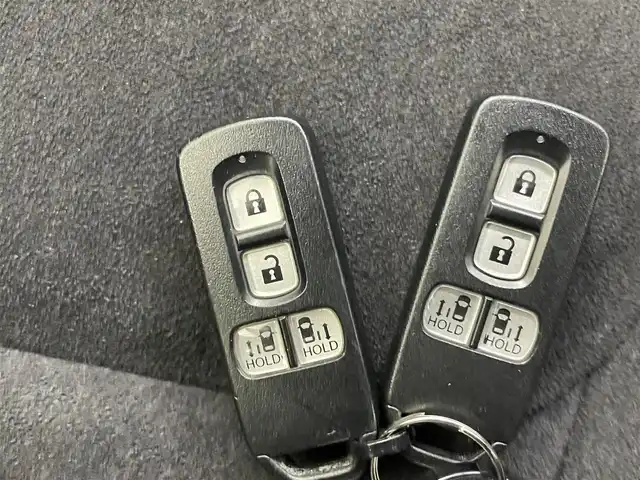 ホンダ Ｎ ＢＯＸ G L ホンダセンシング 熊本県 2019(令1)年 5.7万km 白Ⅱ 禁煙車　/純正ナビVXM-194VFi（ＣＤ・ＤＶＤ・フルセグ・ＢＴ・ＳＤ・ＵＳＢ）/バックカメラ　/ビルトインＥＴＣ　/純正前方ドライブレコーダー　/後ろのみコーナーセンサー　/両側パワースライドドア　/ホンダセンシング/・・車線逸脱警報/・レーンキープアシスト/・レーダークルーズコントロール/・衝突軽減ブレーキ/横滑り防止/純正１４インチAW/オートライト/LEDヘッドライト/スマートキー/プッシュスタート/スペアキー1本/保証書/取扱説明書