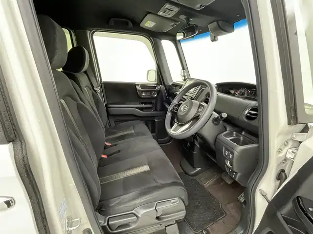 ホンダ Ｎ ＢＯＸ G L ホンダセンシング 熊本県 2019(令1)年 5.7万km 白Ⅱ 禁煙車　/純正ナビVXM-194VFi（ＣＤ・ＤＶＤ・フルセグ・ＢＴ・ＳＤ・ＵＳＢ）/バックカメラ　/ビルトインＥＴＣ　/純正前方ドライブレコーダー　/後ろのみコーナーセンサー　/両側パワースライドドア　/ホンダセンシング/・・車線逸脱警報/・レーンキープアシスト/・レーダークルーズコントロール/・衝突軽減ブレーキ/横滑り防止/純正１４インチAW/オートライト/LEDヘッドライト/スマートキー/プッシュスタート/スペアキー1本/保証書/取扱説明書