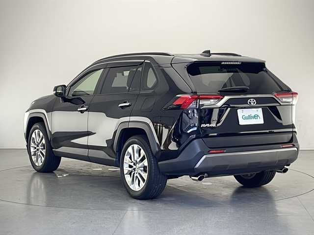 トヨタ ＲＡＶ４ G Zパッケージ 長野県 2021(令3)年 1.4万km アティチュードブラックマイカ 4WD/純正ディスプレイオーディオ&USB&BT/トヨタセーフティセンス/アダプティブクルーズコントロール/レーントレーシングアシスト/プリクラッシュセーフティ/ブラインドスポットモニター/リアクロストラフィックアラート/クリアランスソナー/パーキングサポートブレーキ/ロードサインアシスト/オートマチックハイビーム/ダウンヒルアシストコントロール/社外前後ドライブレコーダー/デジタルインナーミラー/パワーバックドア/合皮シート/前席シートヒーター/運転席パワーシート/ステアリングスイッチ/ステアリングヒーター/全方位カメラ/ビルトインETC/LEDヘッドライト/オートライト/フロントフォグランプ/電動格納ミラー/ウィンカーミラー/電動ホールド/オートホールド/純正19インチAW装着/純正フロアマット/純正ドアバイザー/プッシュスタート/スマートキー