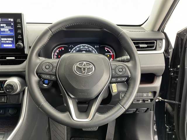 トヨタ ＲＡＶ４ G Zパッケージ 長野県 2021(令3)年 1.4万km アティチュードブラックマイカ 4WD/純正ディスプレイオーディオ&USB&BT/トヨタセーフティセンス/アダプティブクルーズコントロール/レーントレーシングアシスト/プリクラッシュセーフティ/ブラインドスポットモニター/リアクロストラフィックアラート/クリアランスソナー/パーキングサポートブレーキ/ロードサインアシスト/オートマチックハイビーム/ダウンヒルアシストコントロール/社外前後ドライブレコーダー/デジタルインナーミラー/パワーバックドア/合皮シート/前席シートヒーター/運転席パワーシート/ステアリングスイッチ/ステアリングヒーター/全方位カメラ/ビルトインETC/LEDヘッドライト/オートライト/フロントフォグランプ/電動格納ミラー/ウィンカーミラー/電動ホールド/オートホールド/純正19インチAW装着/純正フロアマット/純正ドアバイザー/プッシュスタート/スマートキー