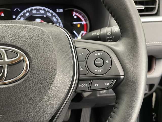 トヨタ ＲＡＶ４ G Zパッケージ 長野県 2021(令3)年 1.4万km アティチュードブラックマイカ 4WD/純正ディスプレイオーディオ&USB&BT/トヨタセーフティセンス/アダプティブクルーズコントロール/レーントレーシングアシスト/プリクラッシュセーフティ/ブラインドスポットモニター/リアクロストラフィックアラート/クリアランスソナー/パーキングサポートブレーキ/ロードサインアシスト/オートマチックハイビーム/ダウンヒルアシストコントロール/社外前後ドライブレコーダー/デジタルインナーミラー/パワーバックドア/合皮シート/前席シートヒーター/運転席パワーシート/ステアリングスイッチ/ステアリングヒーター/全方位カメラ/ビルトインETC/LEDヘッドライト/オートライト/フロントフォグランプ/電動格納ミラー/ウィンカーミラー/電動ホールド/オートホールド/純正19インチAW装着/純正フロアマット/純正ドアバイザー/プッシュスタート/スマートキー