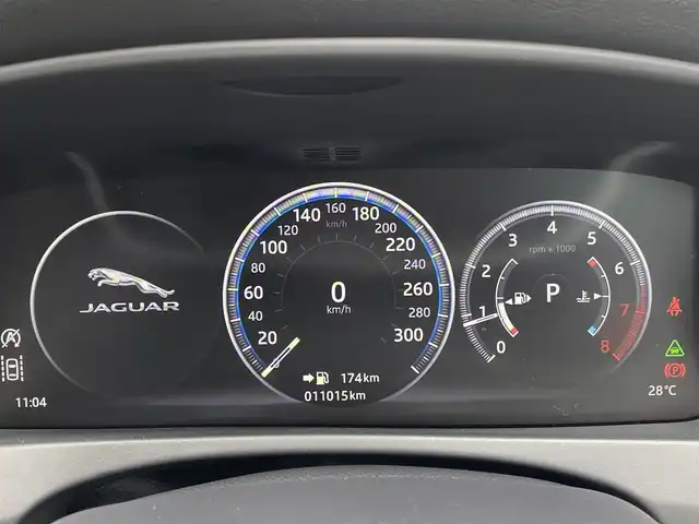 ジャガー ＸＥ XE ピュア 福岡県 2019(令1)年 1.1万km ユーロンホワイト SR/MERIDIANサウンド/アクティブセーフティパック/ブラインドスポット/レーンキープ/純正19インチアルミ/純正ナビ/AppleCarPlay/CD/DVD/TV/Bカメラ/ドラレコ/ETC/シートヒーター/メモリーシート/スマートキー/HIDヘッドライト/パワーテールゲート