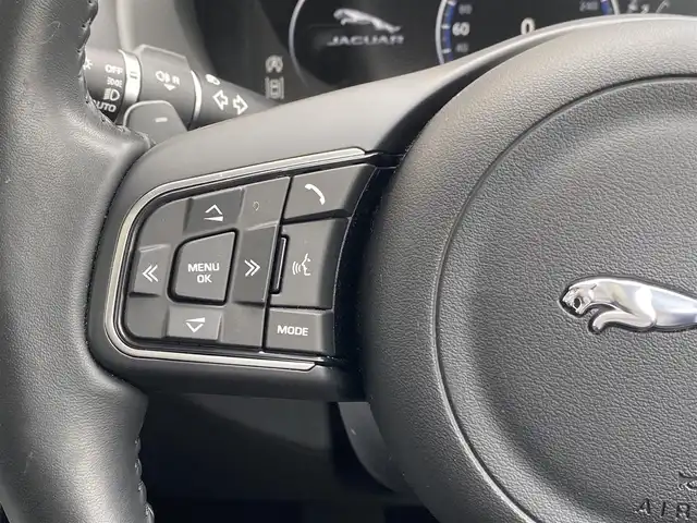 ジャガー ＸＥ XE ピュア 福岡県 2019(令1)年 1.1万km ユーロンホワイト SR/MERIDIANサウンド/アクティブセーフティパック/ブラインドスポット/レーンキープ/純正19インチアルミ/純正ナビ/AppleCarPlay/CD/DVD/TV/Bカメラ/ドラレコ/ETC/シートヒーター/メモリーシート/スマートキー/HIDヘッドライト/パワーテールゲート