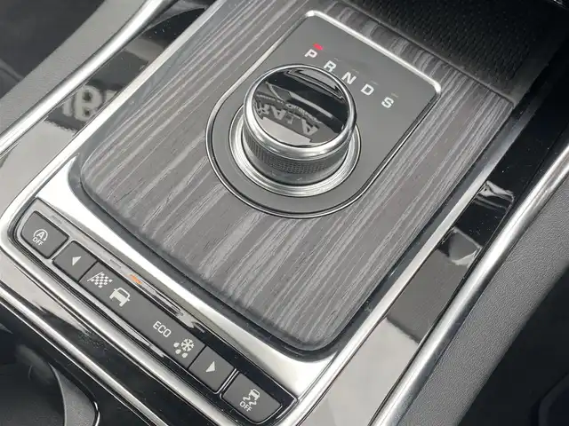 ジャガー ＸＥ XE ピュア 福岡県 2019(令1)年 1.1万km ユーロンホワイト SR/MERIDIANサウンド/アクティブセーフティパック/ブラインドスポット/レーンキープ/純正19インチアルミ/純正ナビ/AppleCarPlay/CD/DVD/TV/Bカメラ/ドラレコ/ETC/シートヒーター/メモリーシート/スマートキー/HIDヘッドライト/パワーテールゲート