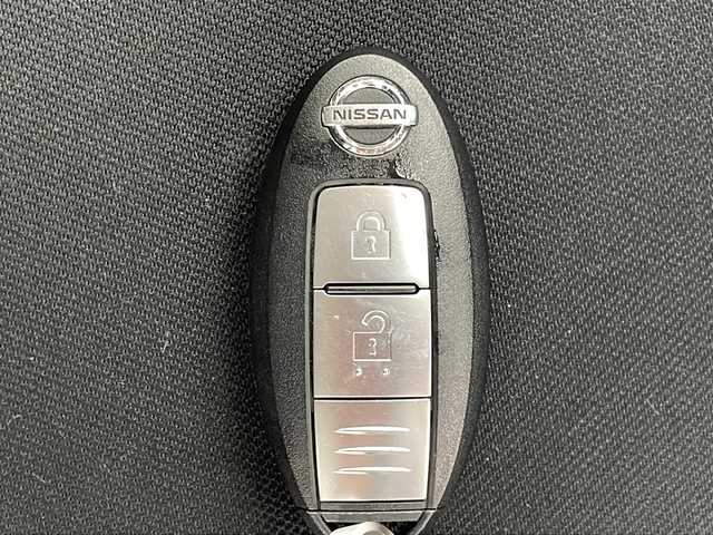 日産 ノート e－パワー X 千葉県 2018(平30)年 6.5万km ブリリアントホワイトパール アラウンドビューモニター/エマージェンシーブレーキ/インテリジェントLDW/純正ナビ/地図SD無/フルセグTV/ステアリングスイッチ/ETC/コーナーセンサー/ドライブレコーダー（F）/プッシュスタート/LEDヘッドライト/ウィンカーミラー/純正フロアマット/純正15インチAW/純正ドアバイザー