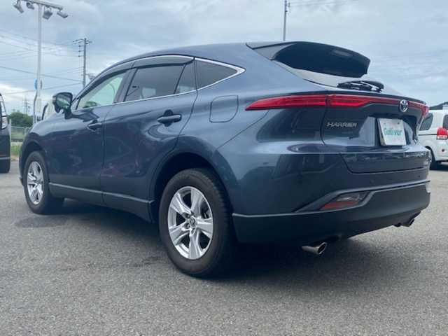トヨタ ハリアー S 兵庫県 2021(令3)年 2万km スレートグレーメタリック 純正ナビ　/フルセグ　/AUX/USB　/Ｂｌｕｅｔｏｏｔｈ　/バックカメラ　/ETC　/ドライブレコーダー　/純正フロアマット　/純正アルミホイール　/衝突被害軽減ブレーキ　/横滑り防止装置　/車線逸脱警報　/オートLEDライト/オートハイビーム/スペアキー1本/W+サイド+カーテンエアバッグ