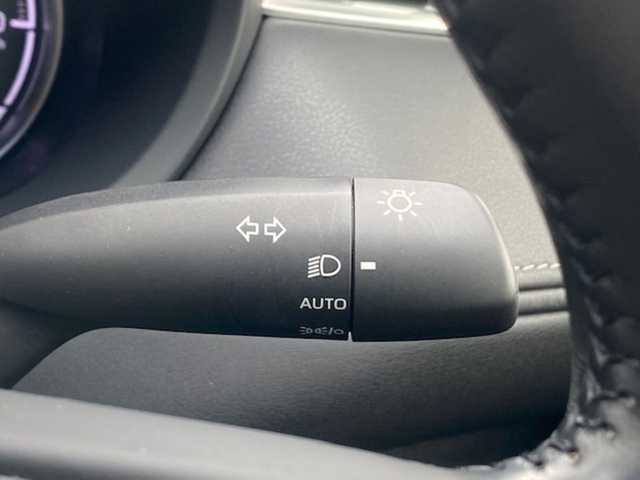 トヨタ ハリアー S 兵庫県 2021(令3)年 2万km スレートグレーメタリック 純正ナビ　/フルセグ　/AUX/USB　/Ｂｌｕｅｔｏｏｔｈ　/バックカメラ　/ETC　/ドライブレコーダー　/純正フロアマット　/純正アルミホイール　/衝突被害軽減ブレーキ　/横滑り防止装置　/車線逸脱警報　/オートLEDライト/オートハイビーム/スペアキー1本/W+サイド+カーテンエアバッグ
