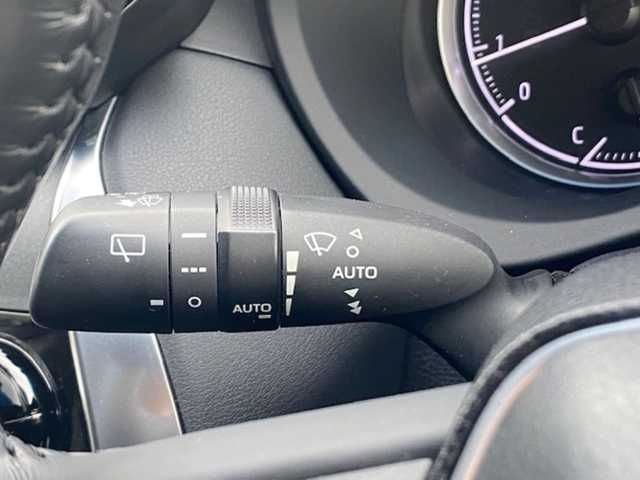 トヨタ ハリアー S 兵庫県 2021(令3)年 2万km スレートグレーメタリック 純正ナビ　/フルセグ　/AUX/USB　/Ｂｌｕｅｔｏｏｔｈ　/バックカメラ　/ETC　/ドライブレコーダー　/純正フロアマット　/純正アルミホイール　/衝突被害軽減ブレーキ　/横滑り防止装置　/車線逸脱警報　/オートLEDライト/オートハイビーム/スペアキー1本/W+サイド+カーテンエアバッグ