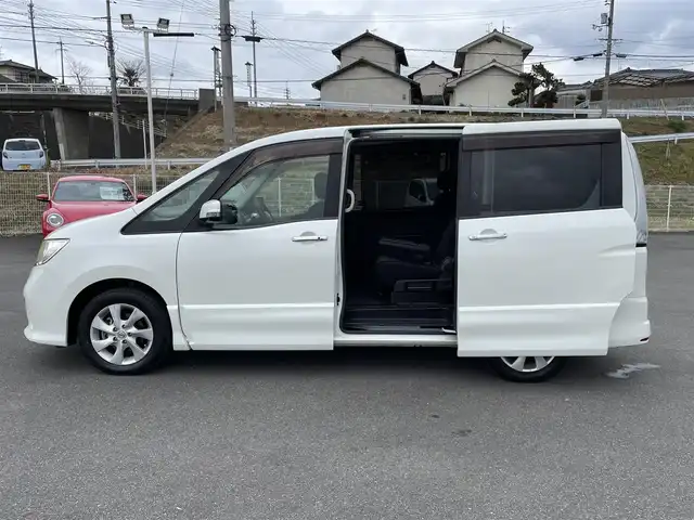 日産 セレナ