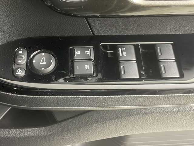 ホンダ Ｎ ＢＯＸ カスタム G L ホンダセンシング 埼玉県 2018(平30)年 5.2万km クリスタルブラックパール 社外SDナビ/（フルTV/BT/CD/DVD/SD/AM/FM）/ホンダセンシング/・衝突軽減ブレーキ/・後方誤発進抑制機能/・路外逸脱抑制機能/・アダプティブクルーズコントロール/両側パワースライドドア/純正ドラレコ/ビルトインETC/純正アルミホイール/保証書/取扱説明書/スペアキー1本