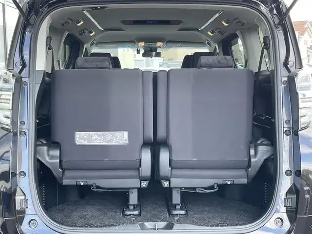 トヨタ ヴェルファイア Z 道央・札幌 2018(平30)年 5.2万km バーニングブラッククリスタルシャインガラスフレーク ４WD/純正ディーラーOPナビ/AM/FM/BT/SD/DVD/フルセグ/トヨタセーフティセンス/衝突被害軽減ブレーキ/レーダークルーズコントロール/レーンキープアシスト/クリアランスソナー/バックカメラ/ビルトインETC/ドライブレコーダー/アイドリングストップ/ECOMODE/両側パワースライドドア/革巻きステアリング/ステアリングリモコン/電動パーキング/ブレーキホールド/MTモード付AT/プッシュスタート/スマートキー/LEDヘッドライト/オートライト/オートマチックハイビーム/フォグランプ/電動格納ミラー/ウィンカーミラー/純正フロアマット/ドアバイザー