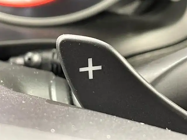 スズキ スイフト HYBRID RS 愛知県 2019(平31)年 1.3万km ピュアホワイトP 純正８インチＳＤナビ/（Bluetooth/フルセグTV/SD/CD・DVD再生）　/衝突軽減ブレーキ　/シートヒーター　/ビルトインＥＴＣ　/ドライブレコーダー　/ＬＥＤヘッドライト　/レーンアシスト/パドルシフト　/フォグランプ　/純正フロアマット/純正１６インチアルミ