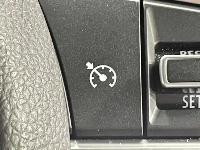 スズキ スイフト HYBRID RS 愛知県 2019(平31)年 1.3万km ピュアホワイトP 純正８インチＳＤナビ/（Bluetooth/フルセグTV/SD/CD・DVD再生）　/衝突軽減ブレーキ　/シートヒーター　/ビルトインＥＴＣ　/ドライブレコーダー　/ＬＥＤヘッドライト　/レーンアシスト/パドルシフト　/フォグランプ　/純正フロアマット/純正１６インチアルミ