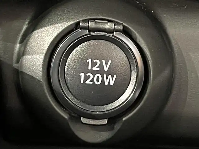 スズキ スイフト HYBRID RS 愛知県 2019(平31)年 1.3万km ピュアホワイトP 純正８インチＳＤナビ/（Bluetooth/フルセグTV/SD/CD・DVD再生）　/衝突軽減ブレーキ　/シートヒーター　/ビルトインＥＴＣ　/ドライブレコーダー　/ＬＥＤヘッドライト　/レーンアシスト/パドルシフト　/フォグランプ　/純正フロアマット/純正１６インチアルミ