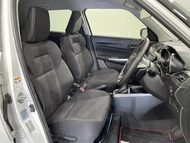 スズキ スイフト HYBRID RS 愛知県 2019(平31)年 1.3万km ピュアホワイトP 純正８インチＳＤナビ/（Bluetooth/フルセグTV/SD/CD・DVD再生）　/衝突軽減ブレーキ　/シートヒーター　/ビルトインＥＴＣ　/ドライブレコーダー　/ＬＥＤヘッドライト　/レーンアシスト/パドルシフト　/フォグランプ　/純正フロアマット/純正１６インチアルミ