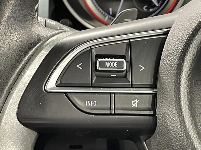 スズキ スイフト HYBRID RS 愛知県 2019(平31)年 1.3万km ピュアホワイトP 純正８インチＳＤナビ/（Bluetooth/フルセグTV/SD/CD・DVD再生）　/衝突軽減ブレーキ　/シートヒーター　/ビルトインＥＴＣ　/ドライブレコーダー　/ＬＥＤヘッドライト　/レーンアシスト/パドルシフト　/フォグランプ　/純正フロアマット/純正１６インチアルミ